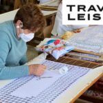 Woman doing el calado embroidery in Ingenio